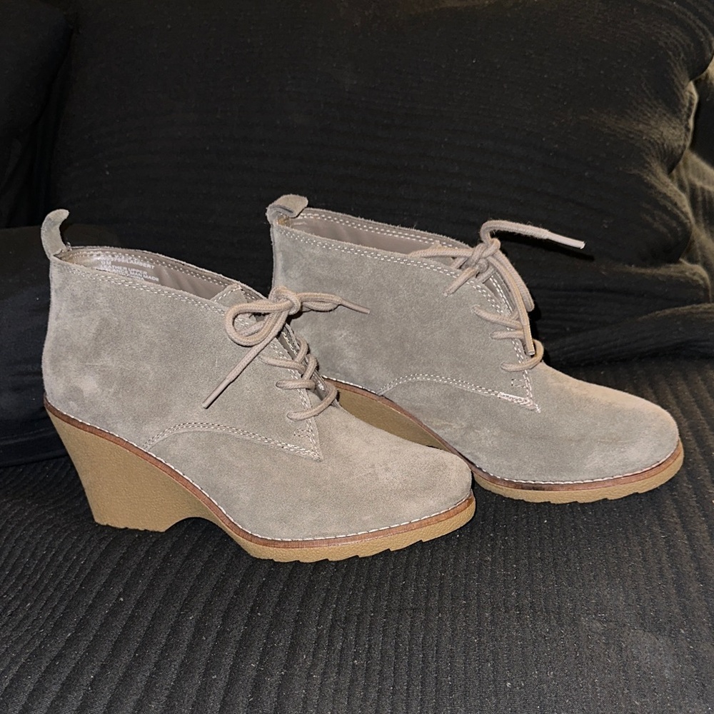 Stylish Gray Suede Wedge Ankle Boots